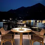 Manifest Boutique Οίτυλο