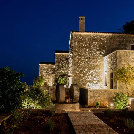 Manifest Boutique Ítilo