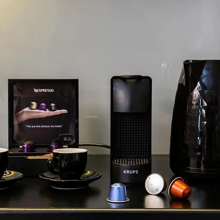 Manifest Boutique 이틸로