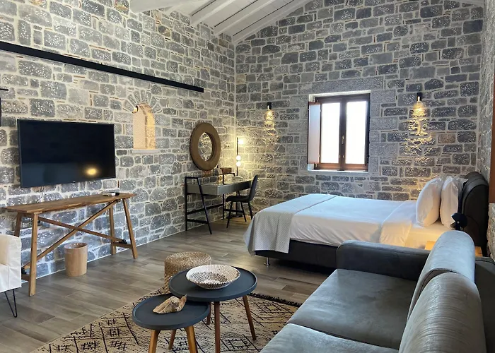 Manifest Boutique Hotel Oítilon